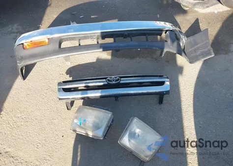 1998 Toyota Tacoma z USA, uszkodzony, nr VIN 4TAVL52N8WZ080909